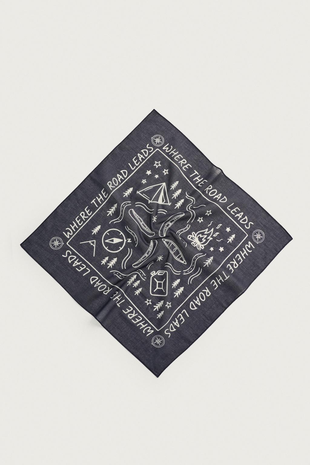 GRAPHIC PRINT BANDANA