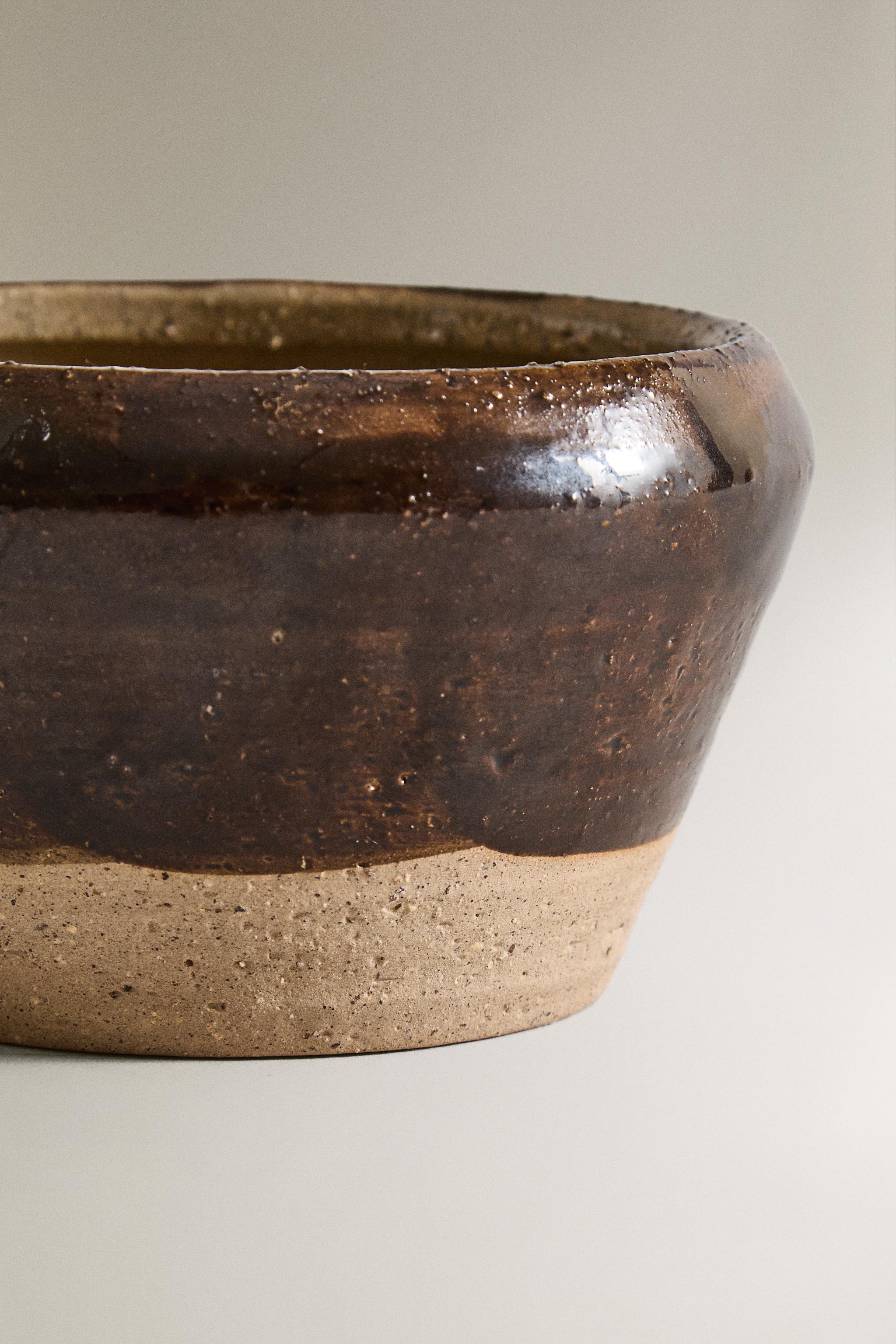 DECORATIVE STONEWARE BOWL