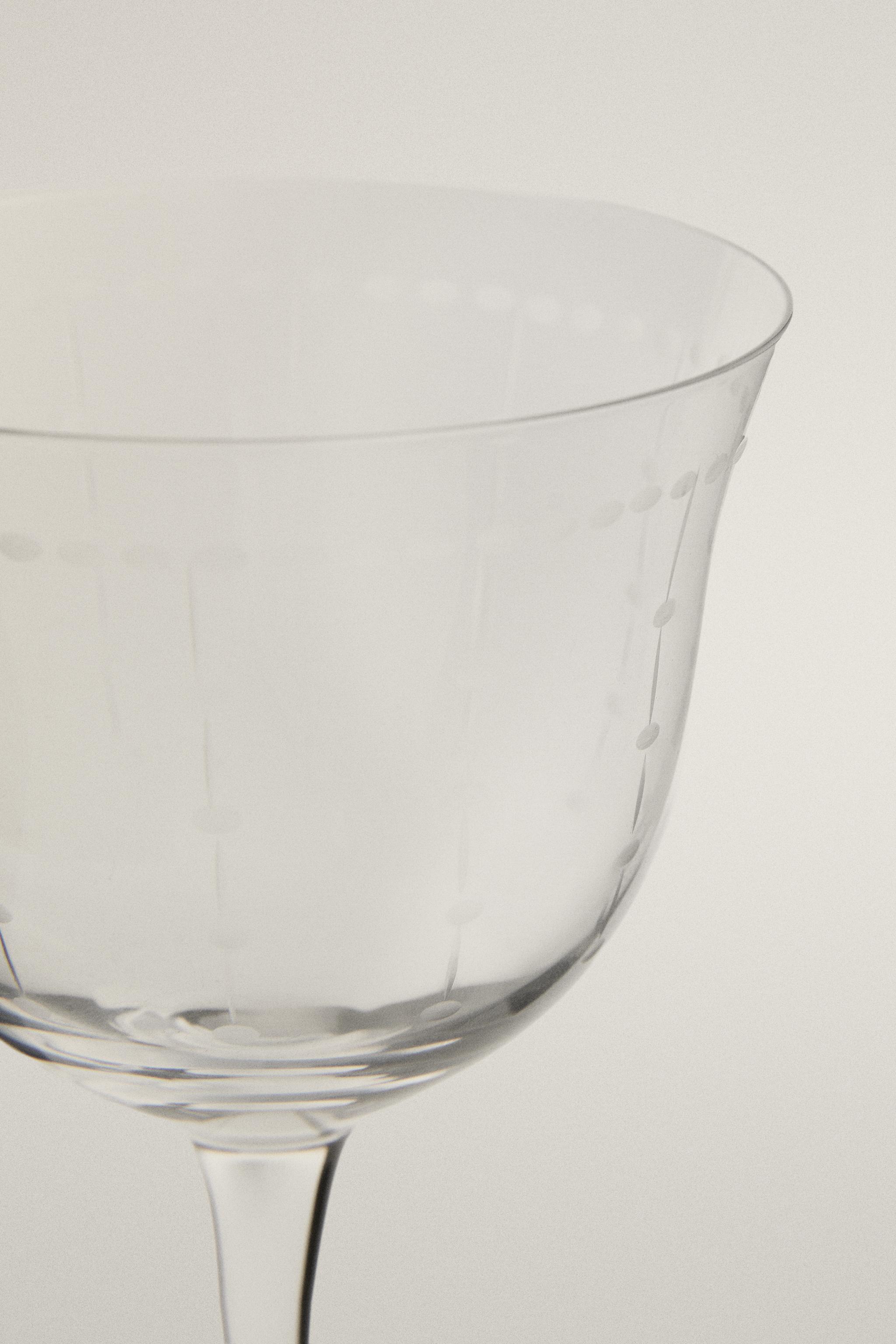 GEOMETRICALLY ENGRAVED GLASS COCKTAIL GLASS