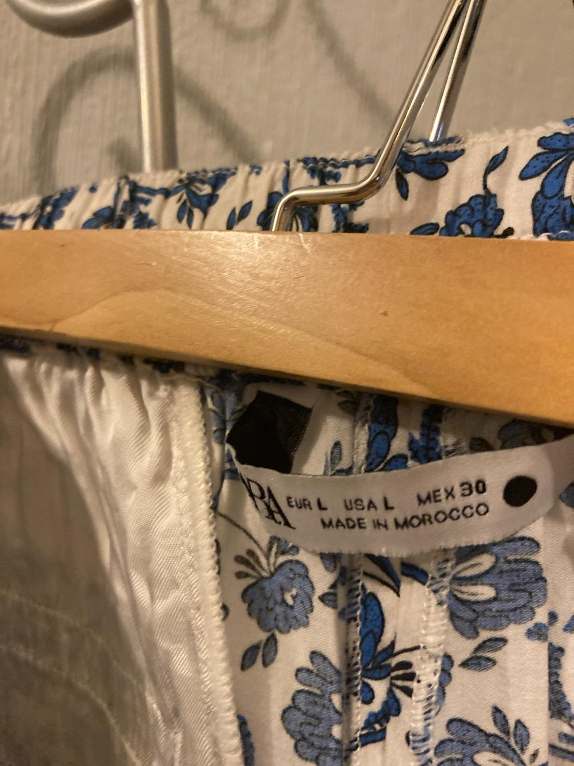 PRINTED BERMUDA SHORTS - Image 4