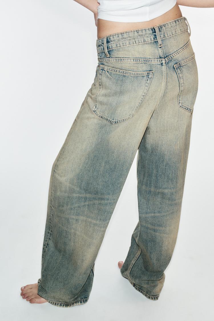 Jeans TRF de tiro medio con rotos y cintura doblada 6