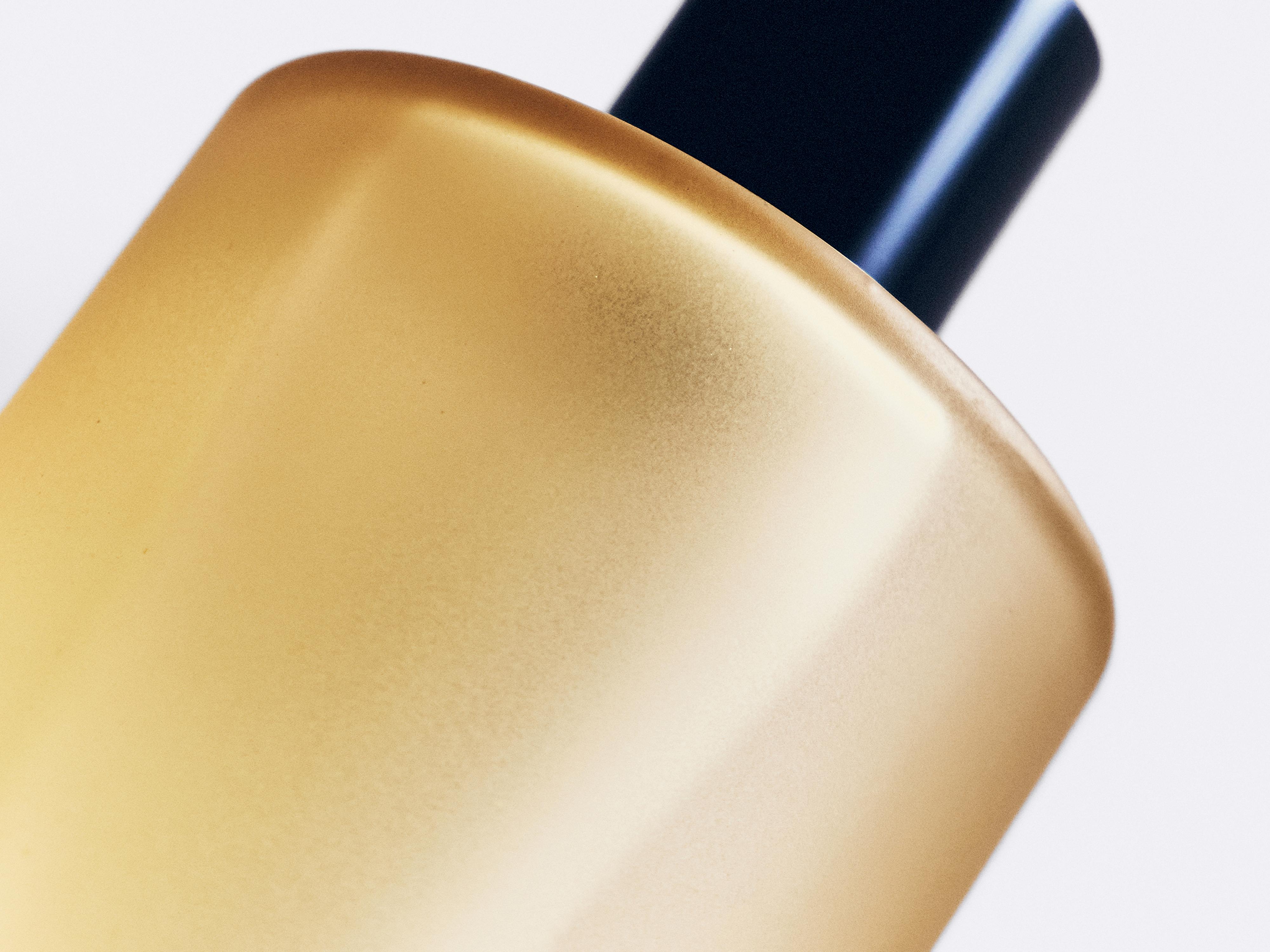 (100 ML) MIMOSA SUBLIME FABRIC FRESHENER SPRAY — Yellow