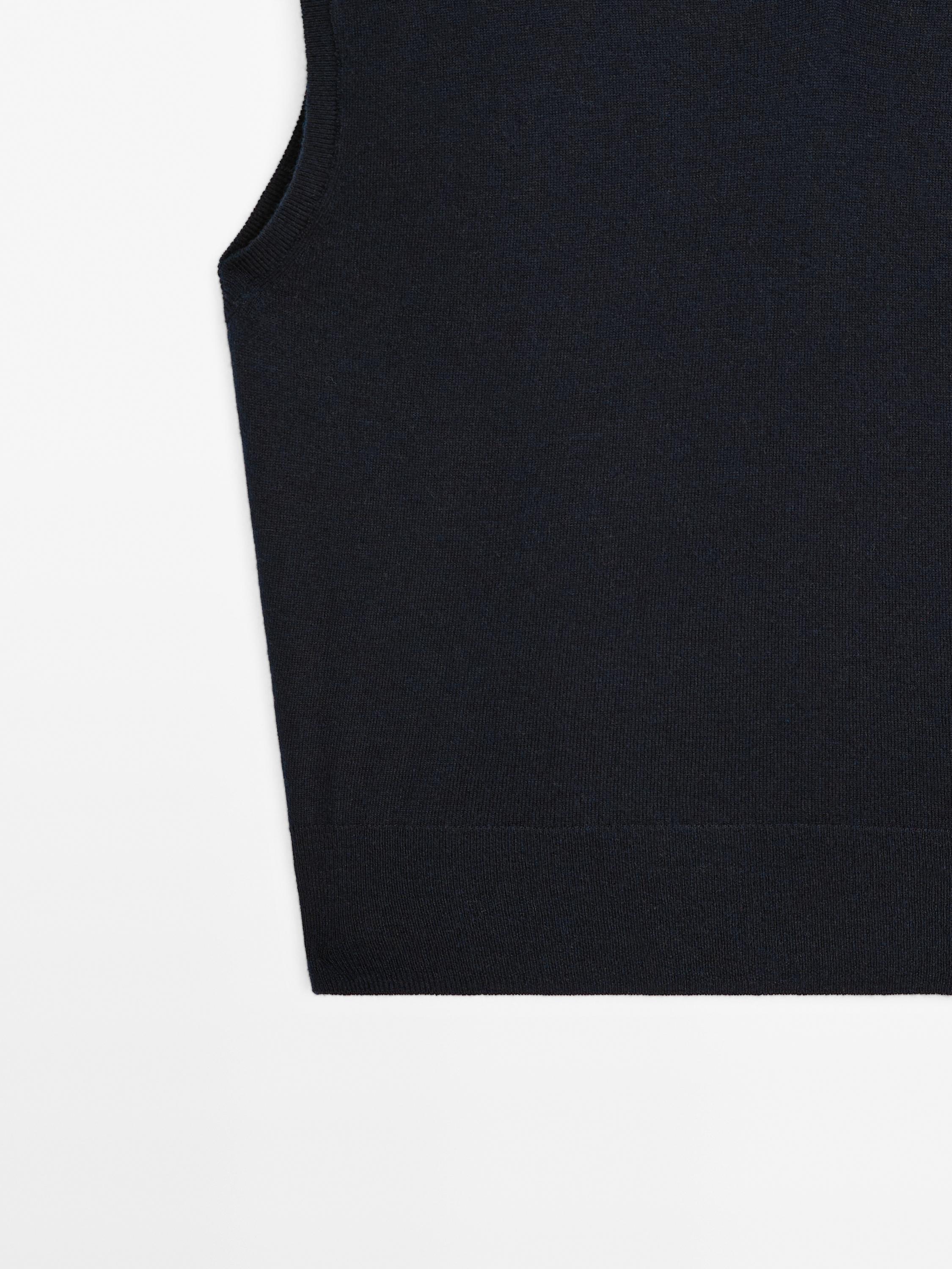 Veste sans manches courte laine à col en V