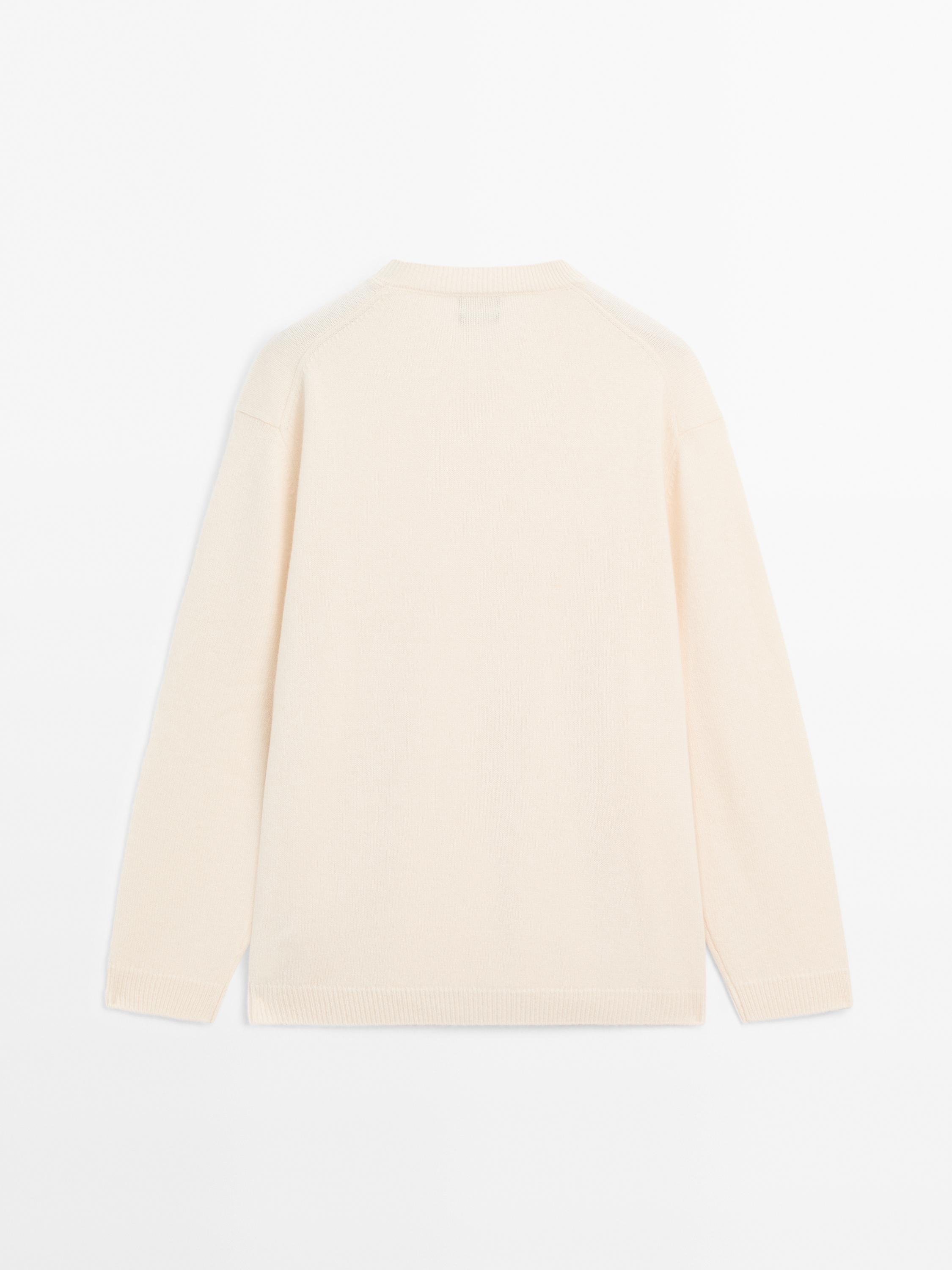 Oversize cashmere V-neck sweater