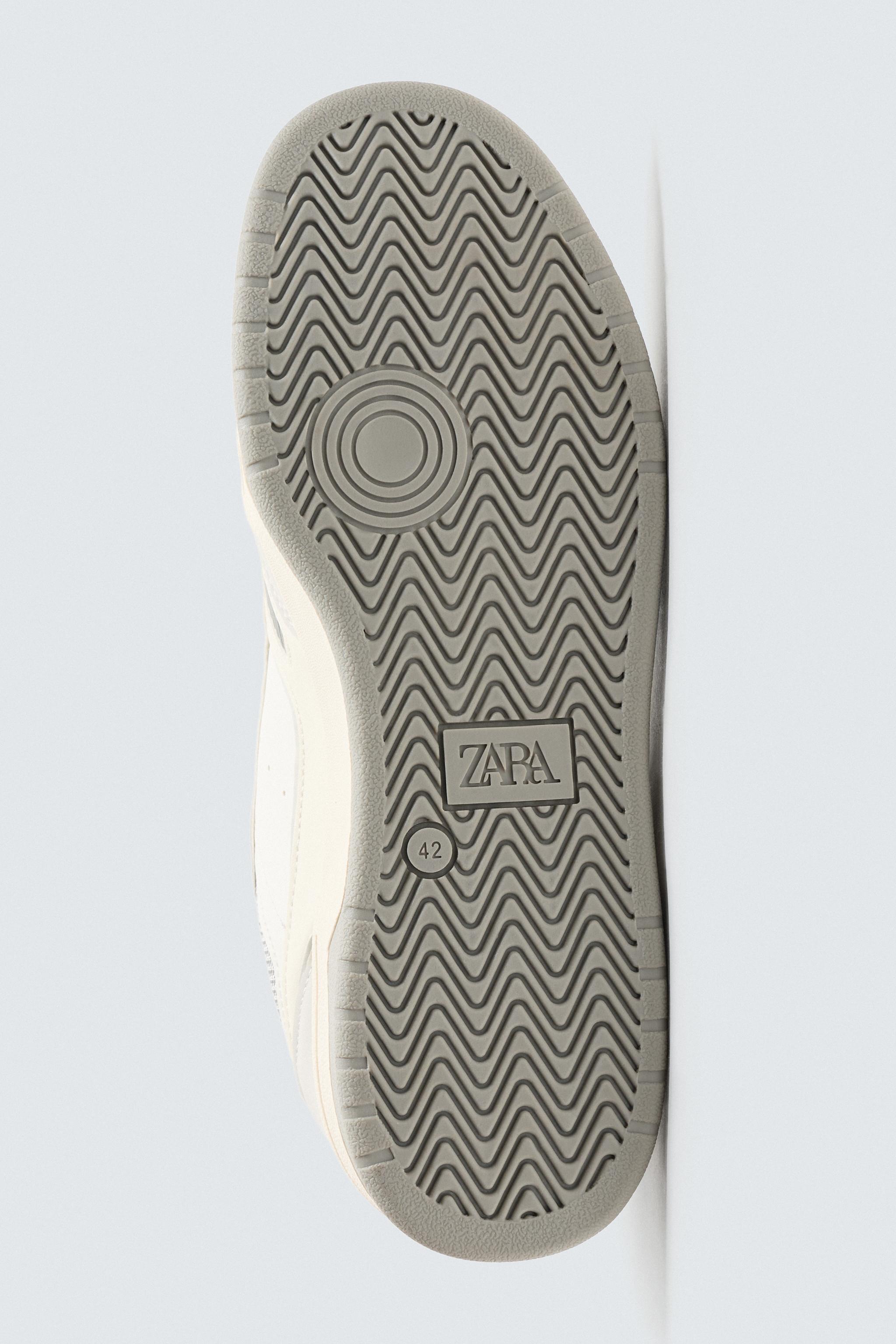 SKATE SNEAKERS