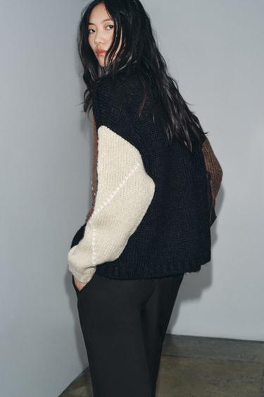 PULL EN MAILLE LOSANGES - Noir / Écru de Zara - Image 2