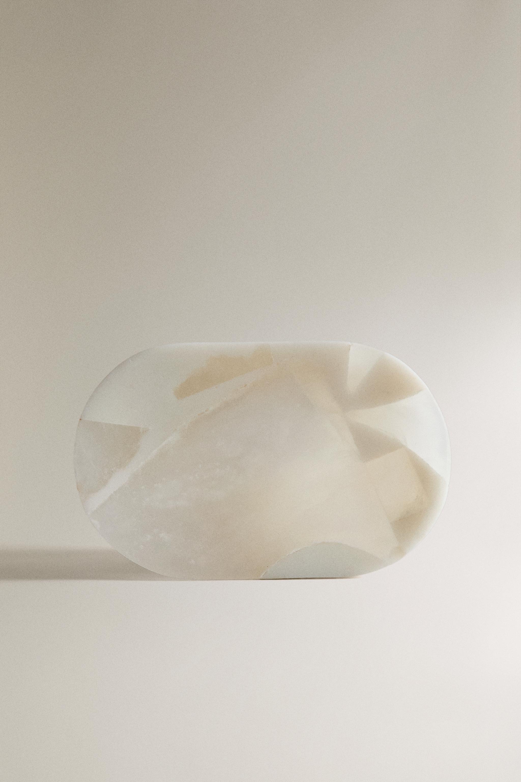 ALABASTER RESIN BATHROOM SOAP DISH — Light beige