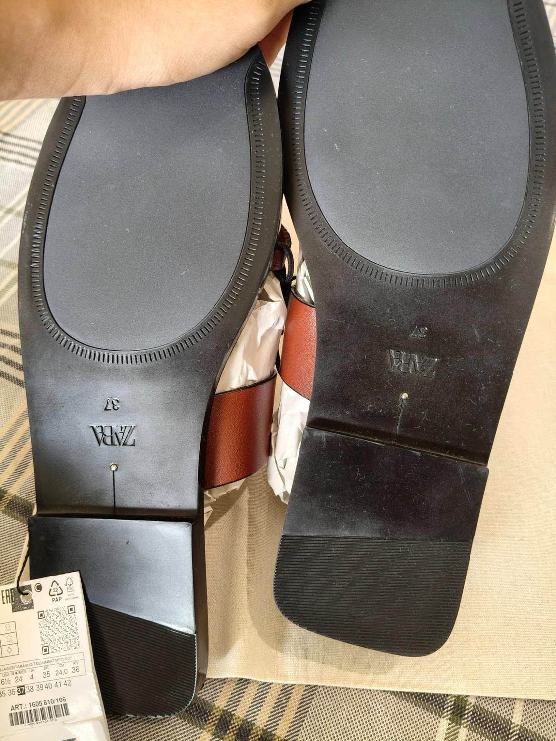 FLAT LEATHER STRAPPY SANDALS - Image 4
