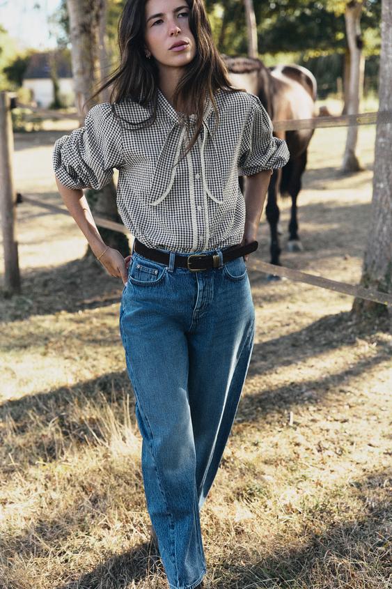BLUSA CUADROS LAZO PUNTILLA - Crudo / Marino de Zara - Imagen 0