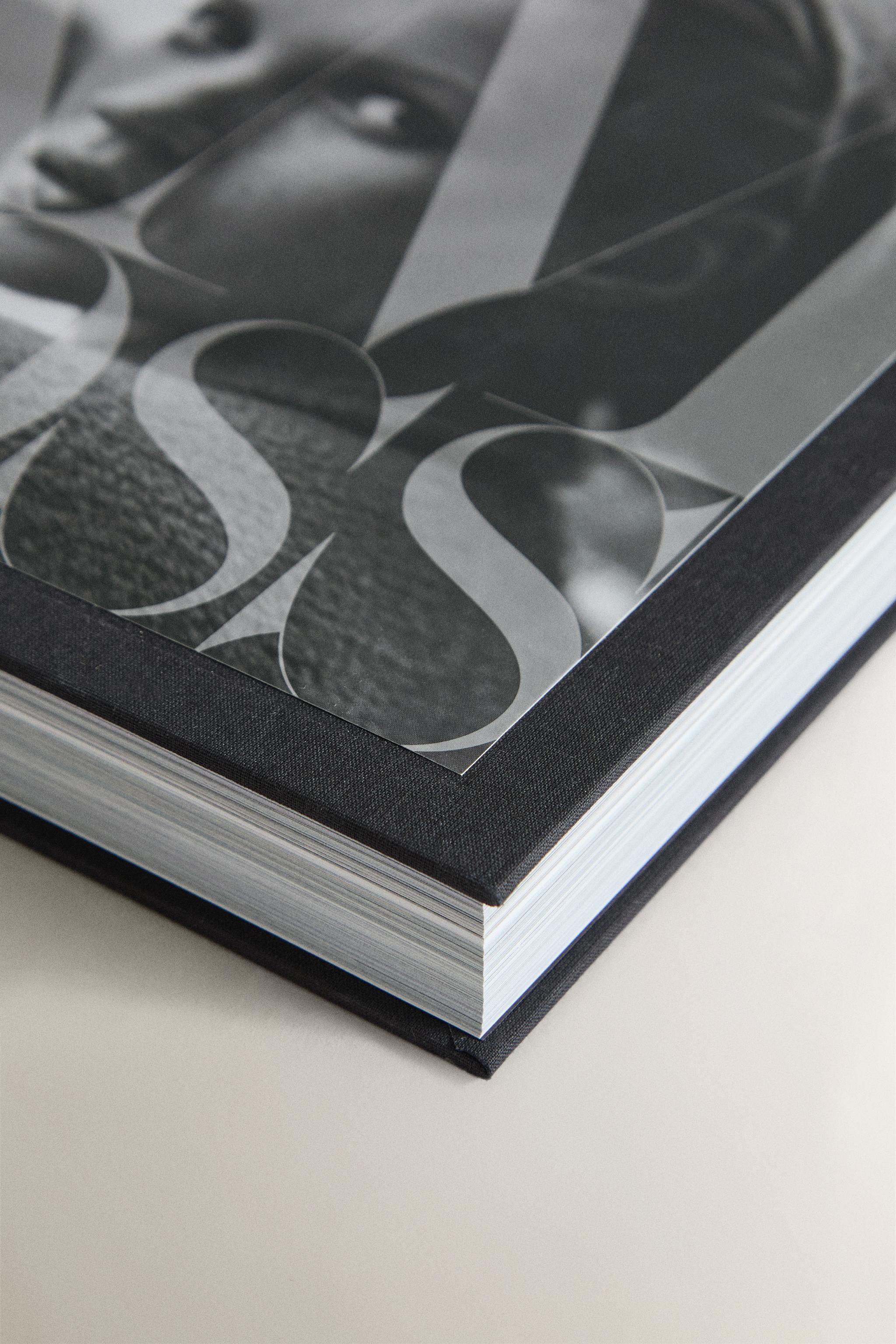 THE KATE MOSS BOOK (ENGLISH) - Black | ZARA United States