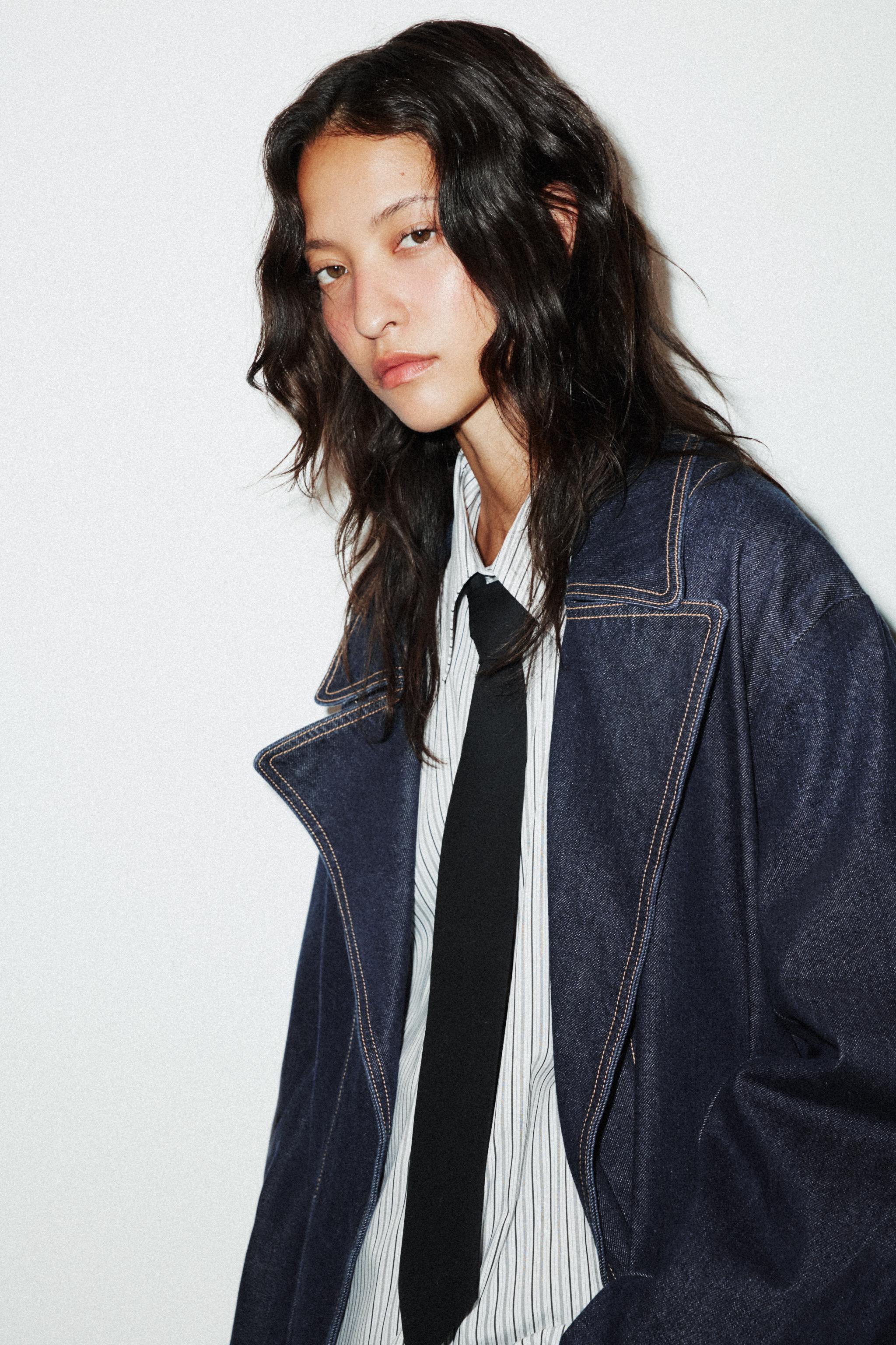 TRFデニムクロップドジャケット - ダークインディゴブルー | ZARA