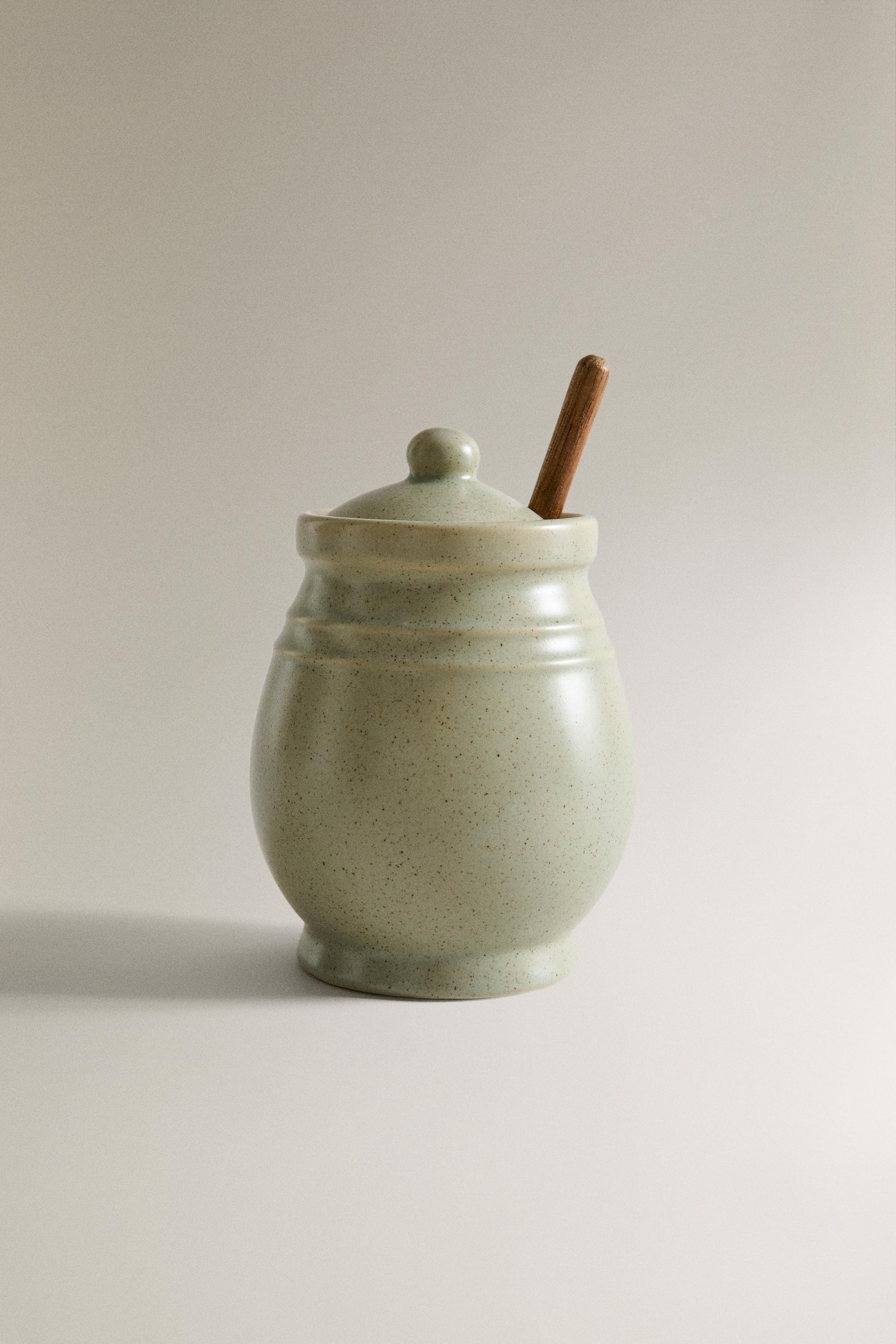 STONEWARE HONEY JAR WITH SPOON
