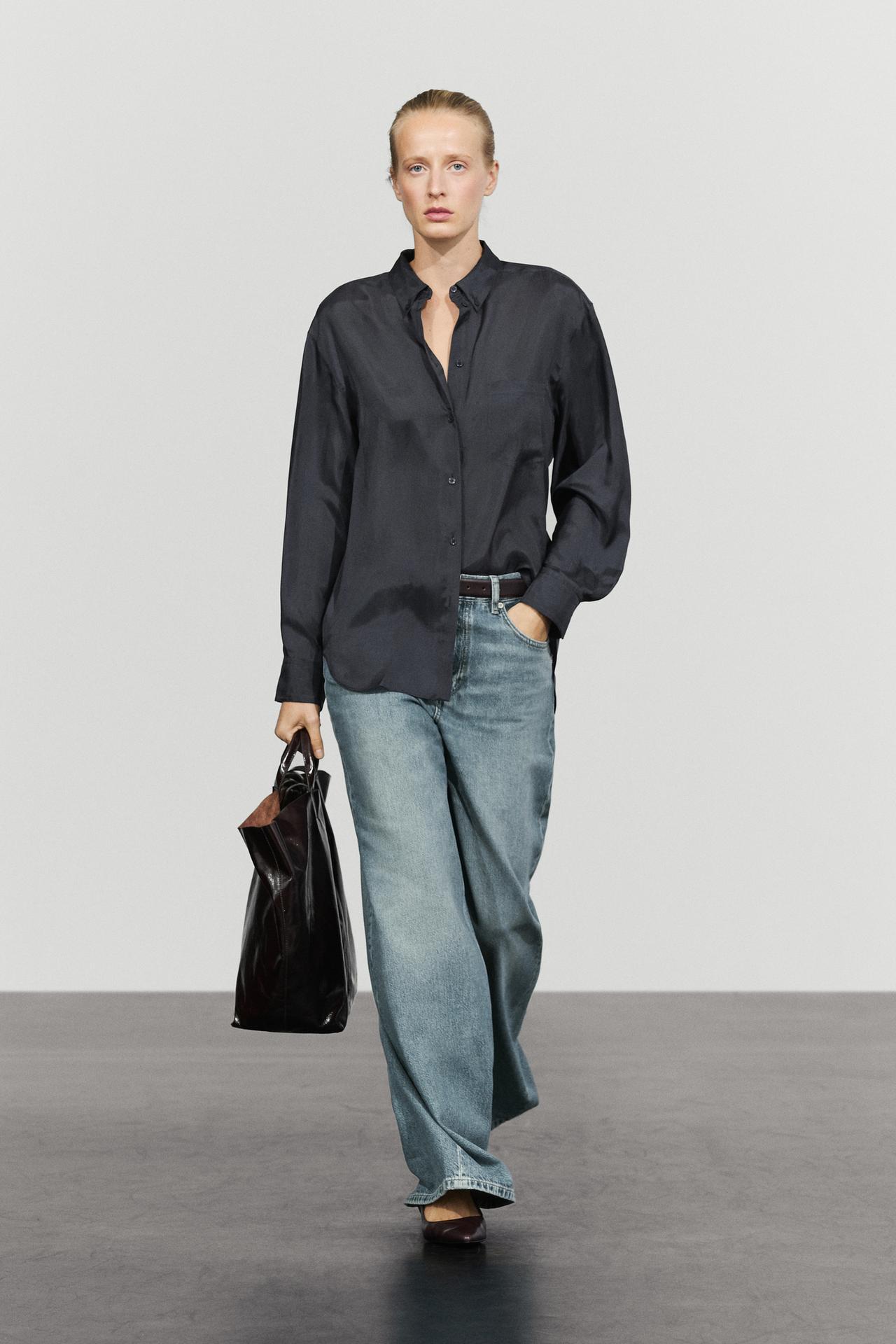 Flowing shirt with pocket detail — Navy blue