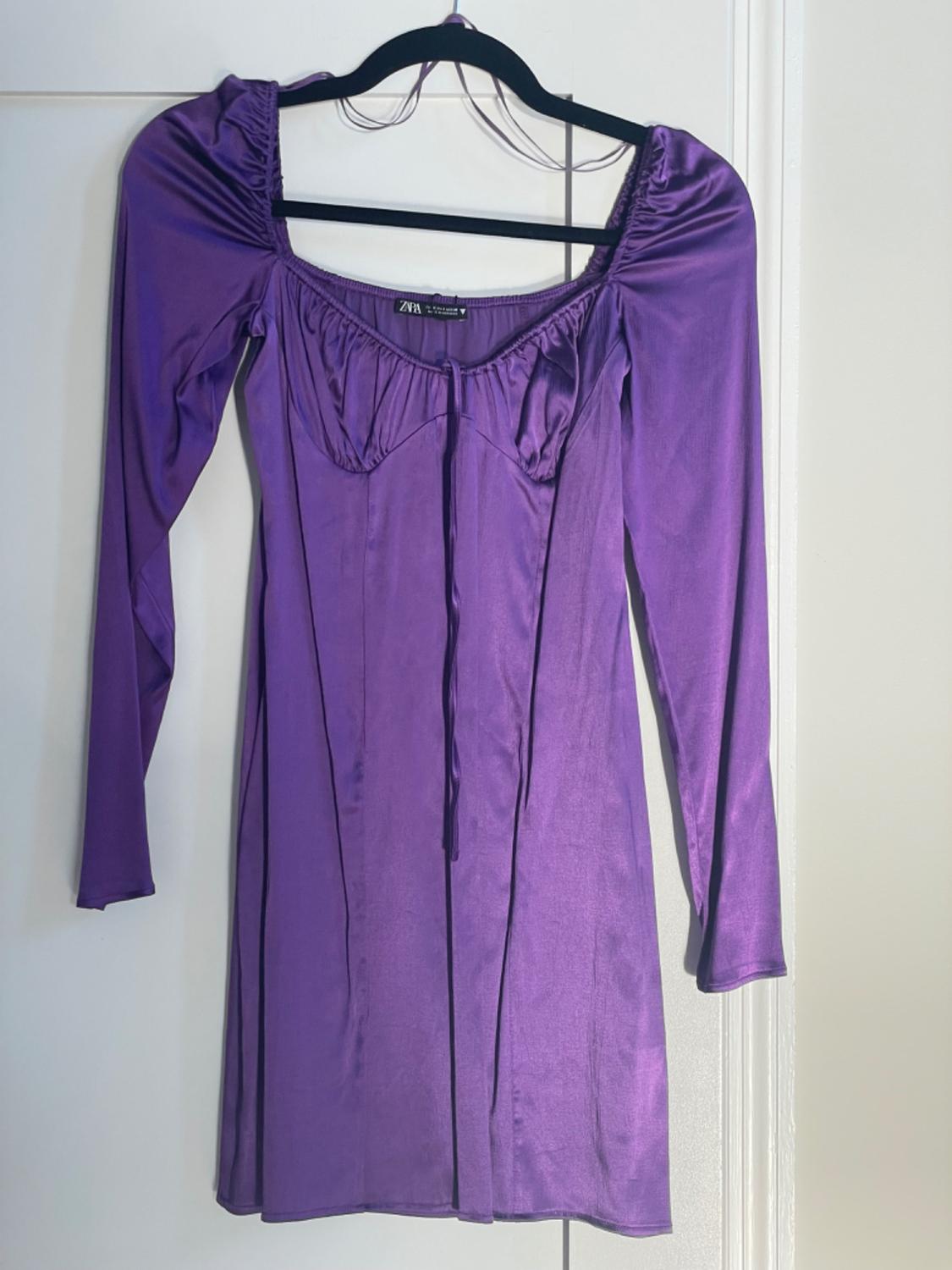 VESTIDO SATINADO FRUNCES