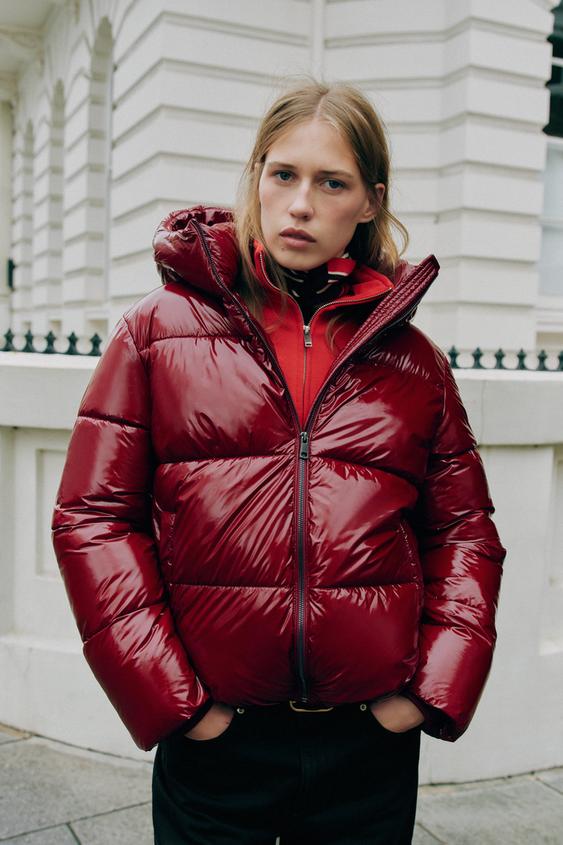 ANORAK MATELASSÉ À CAPUCHE DÉPERLANT ET COUPE-VENT - Rouge | ZARA France