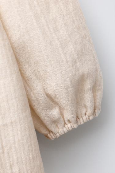 ROBE TEXTURÉE FLEURS BRODÉES - Écru de Zara - Image 2