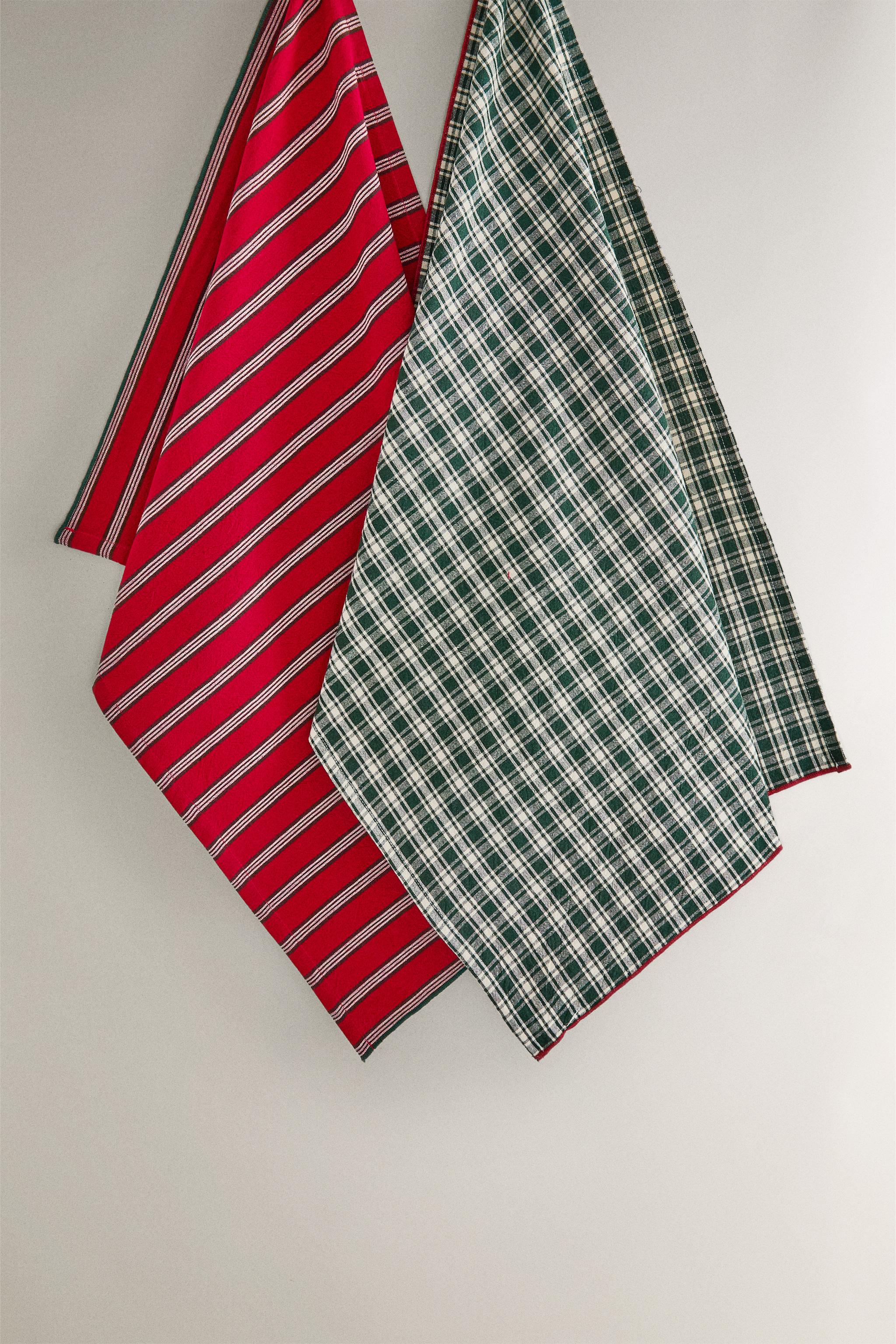 SET OF DYED COTTON CHRISTMAS KITCHEN TOWELS (SET OF 2)