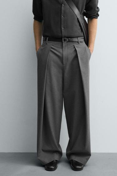 PANTALÓN PLIEGUES RAYA DIPLOMÁTICA - Gris de Zara