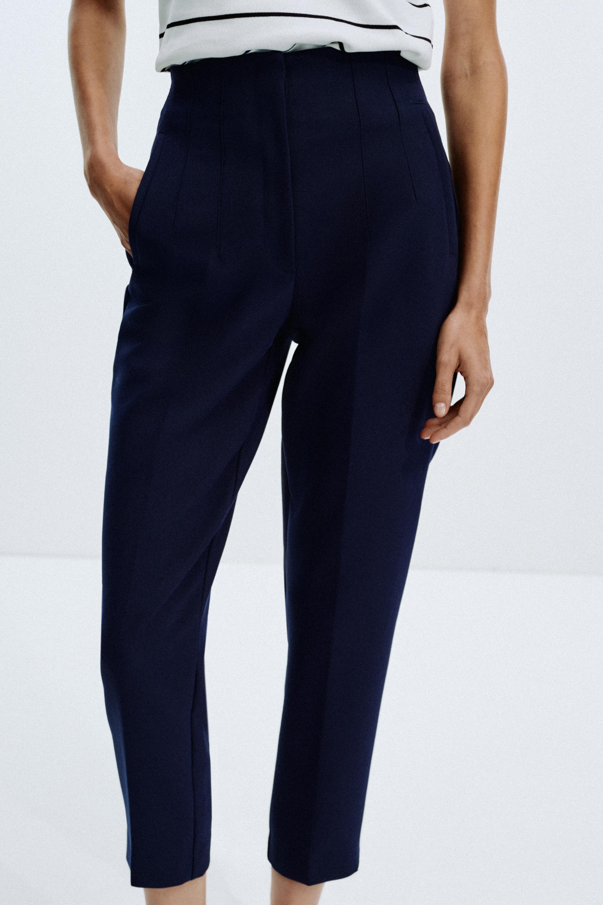 PANTS WITH A HIGH WAIST