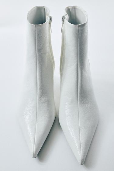 Zara POINTED HEEL ANKLE BOOTS - white