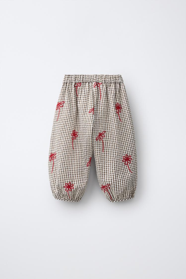 PANTALÓN SAROUEL A CUADROS CON FLORES BORDADAS 3
