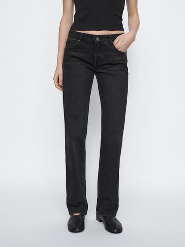 Jeans straight fit tiro bajo - Negro de Zara