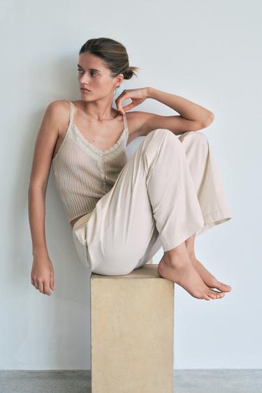 FEINSTRICKTOP MIT SPITZE - Grünlich von Zara
