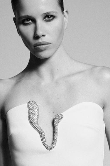 VESTIDO CORTO PIEZA JOYAS - Blanco de Zara