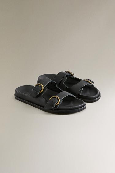 SANDALES PLATES CUIR BOUCLES - Noir de Zara - Image 1