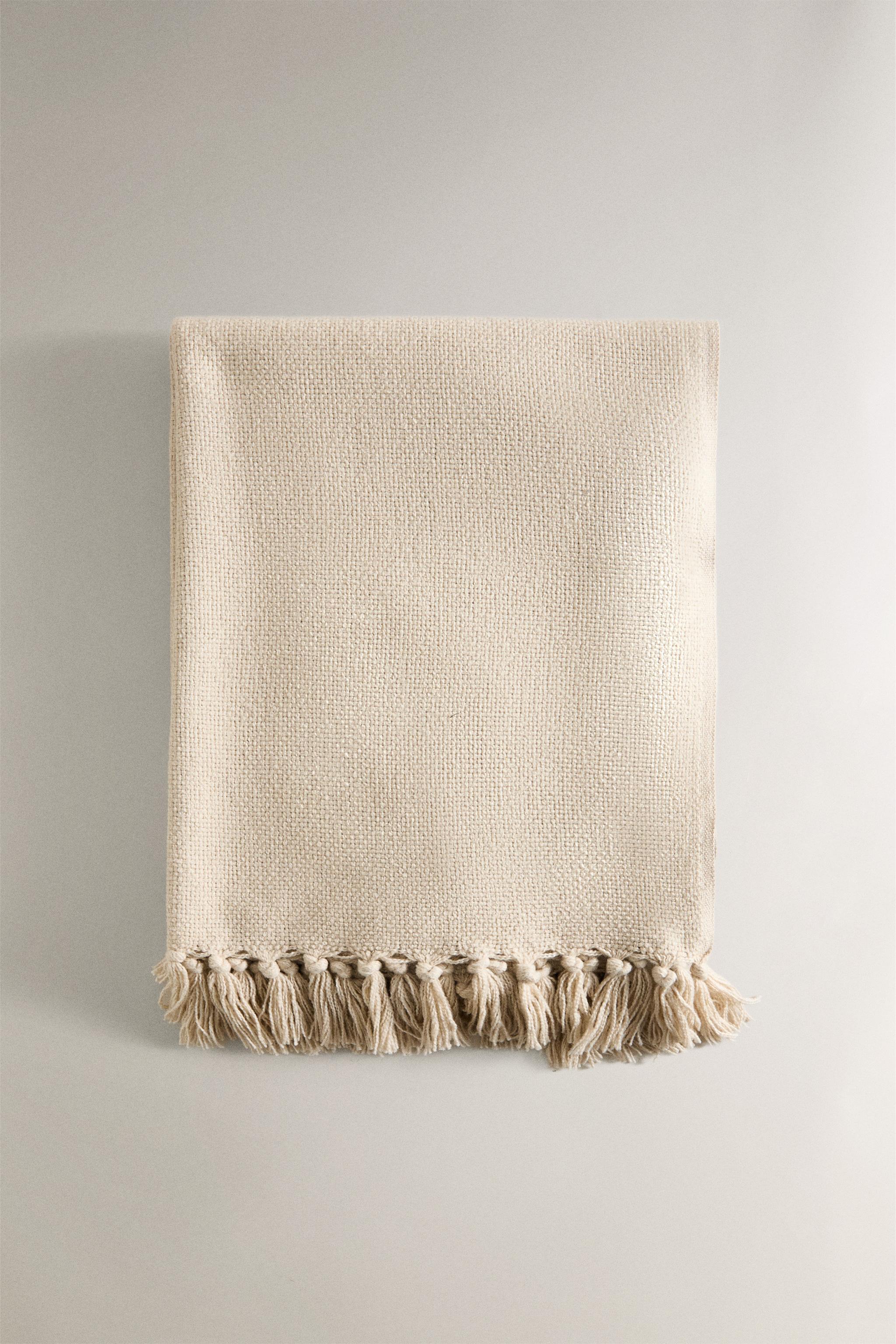 FRINGED BLANKET