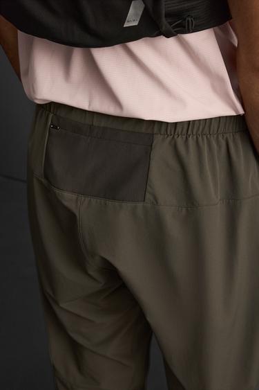 LIGHTWEIGHT TECHNICAL TROUSERS - Dark olive by Zara