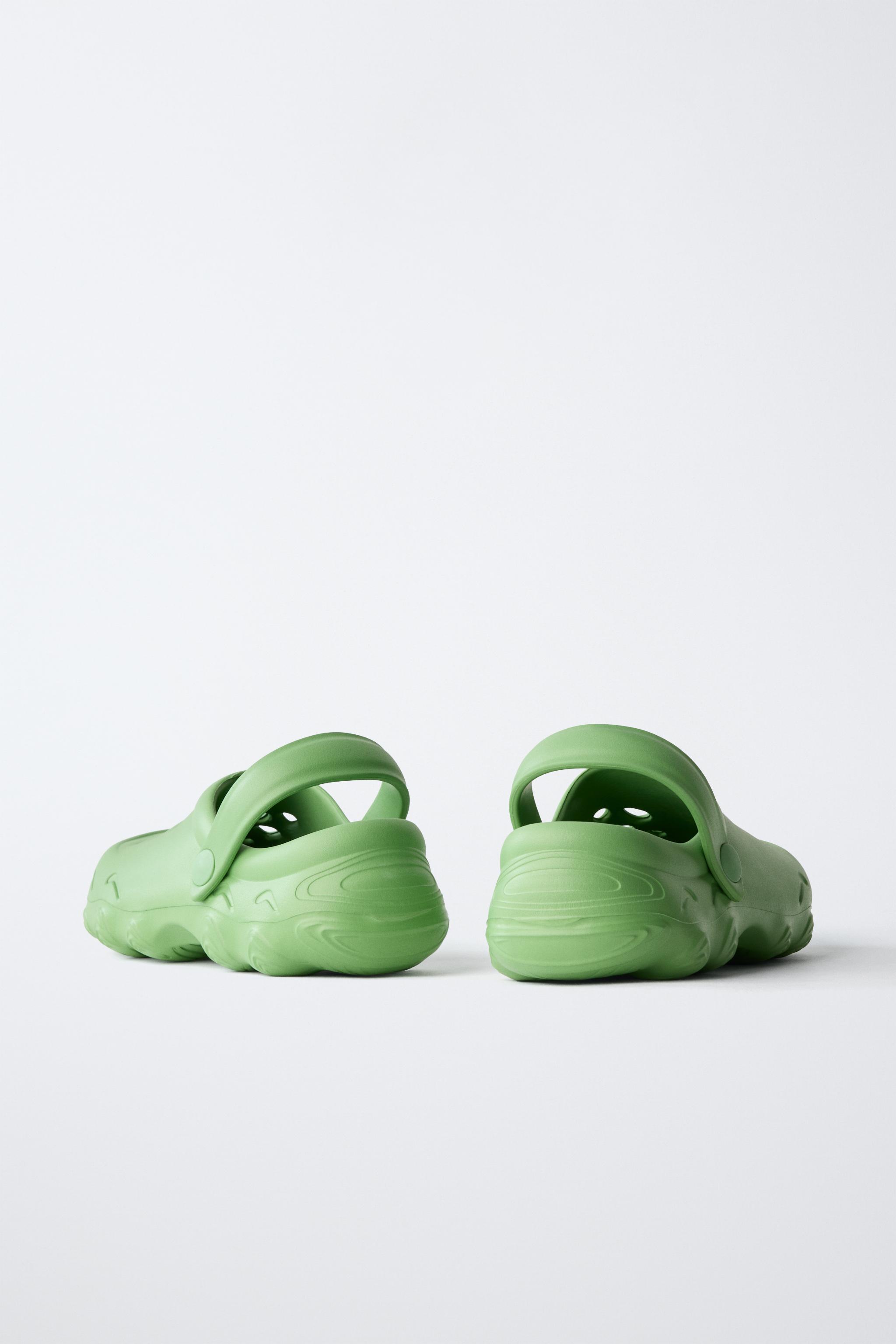 RUBBERIZED SPORT CLOGS