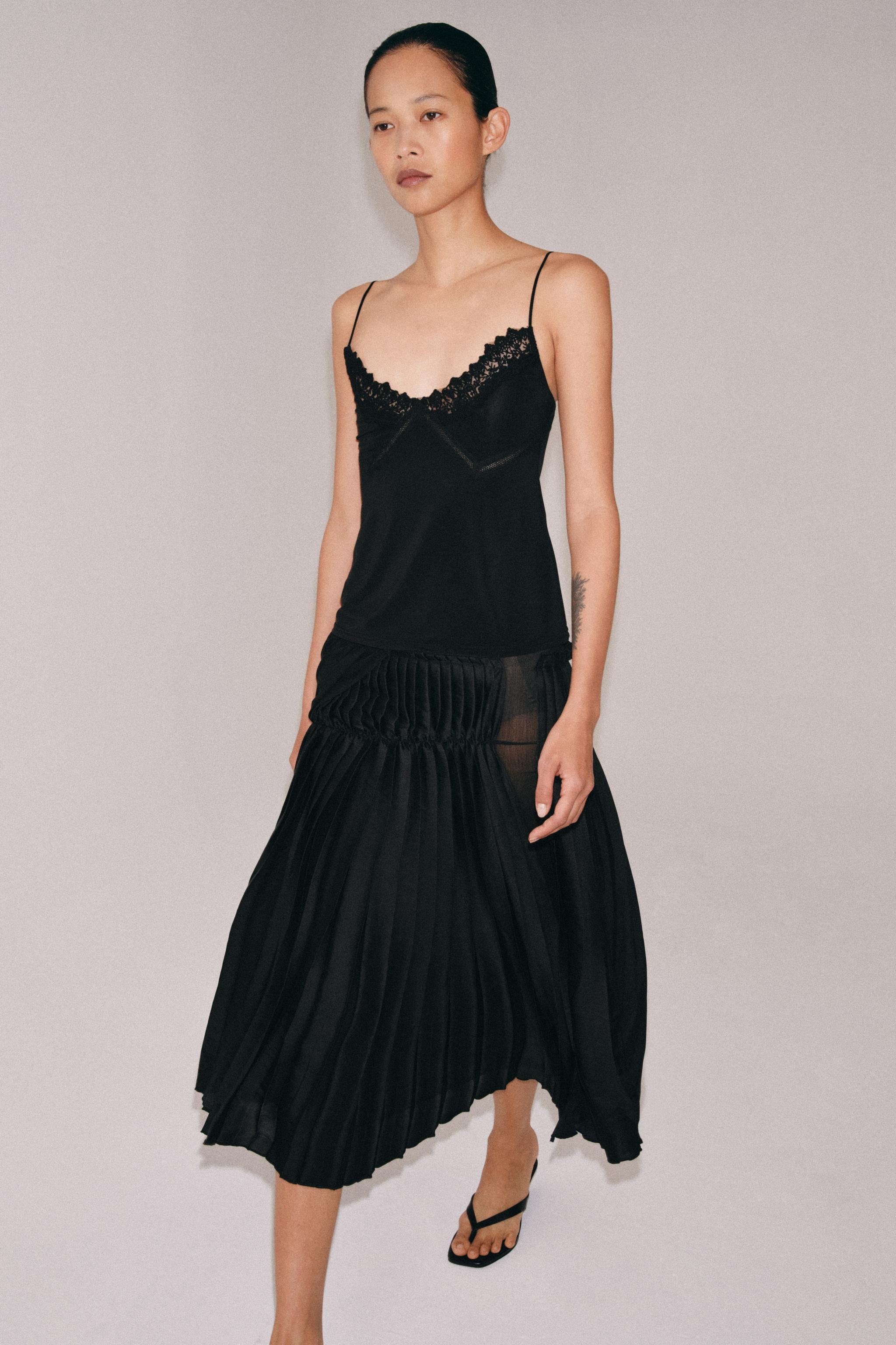 LACE TOP WITH STRAPS — Black