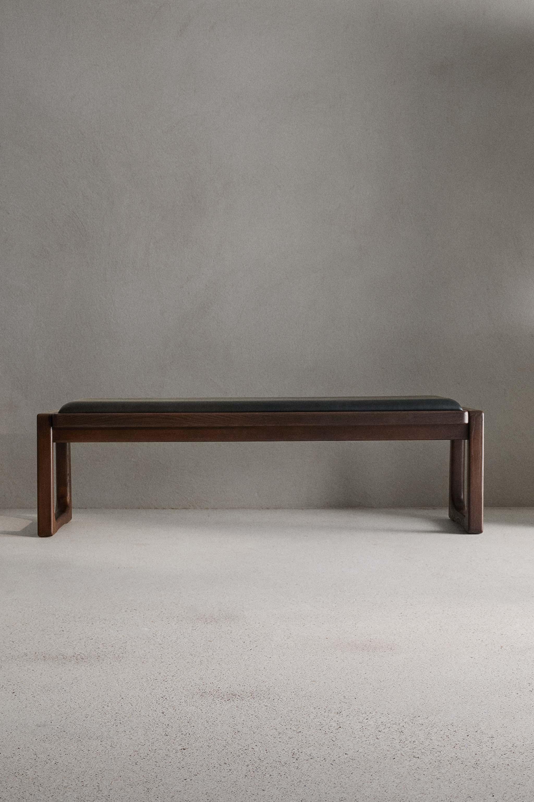 BENCH 01