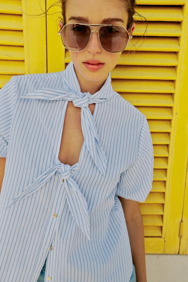 TOP À RAYURES ET LACETS - Blanc / Bleu ciel de Zara - Image 1