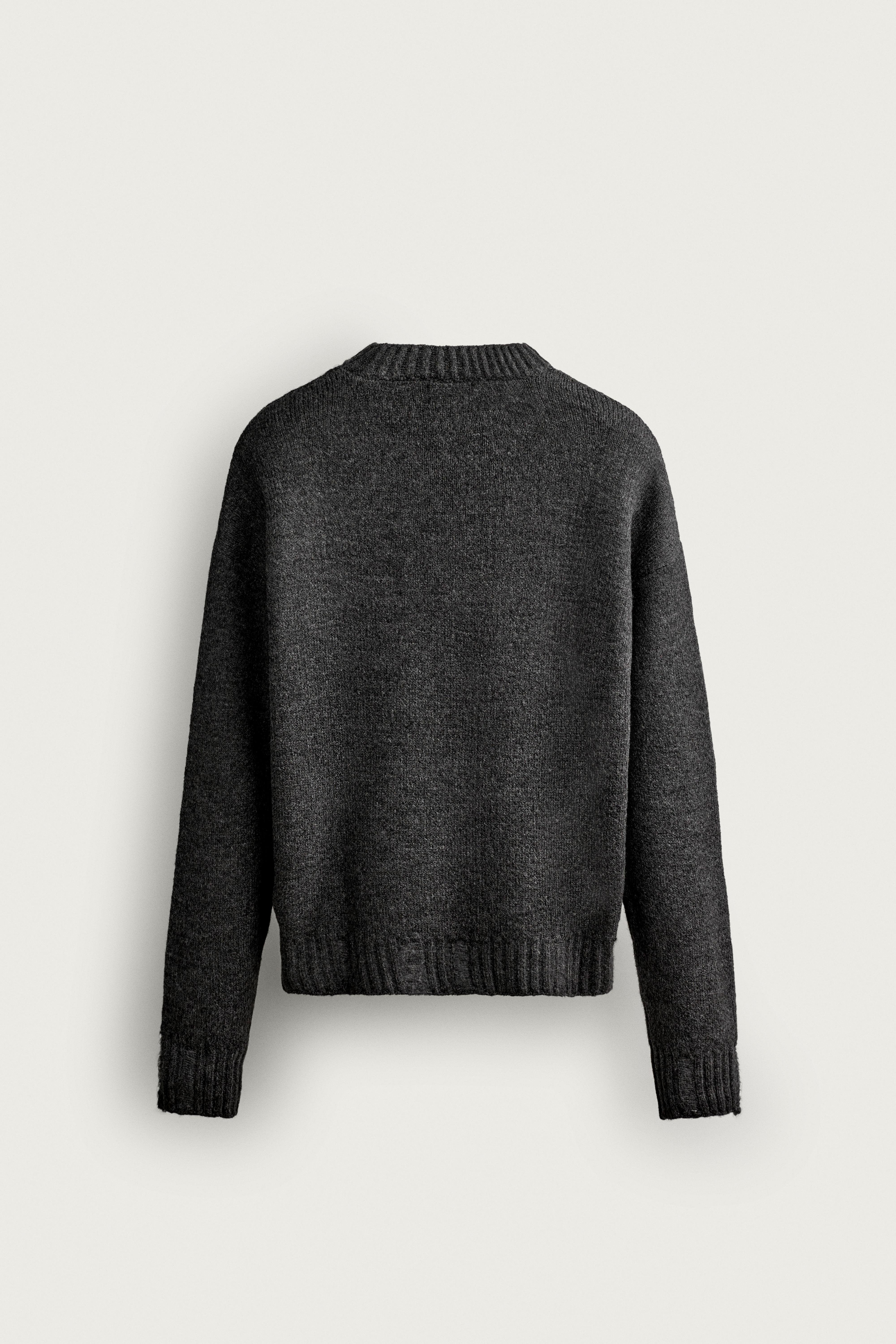 PULL COUPE DÉCONTRACTÉE FINITIONS AJOURÉES