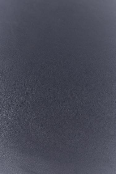 BANDANA UNIE 100% CUIR - bleu marine de Zara - Image 4