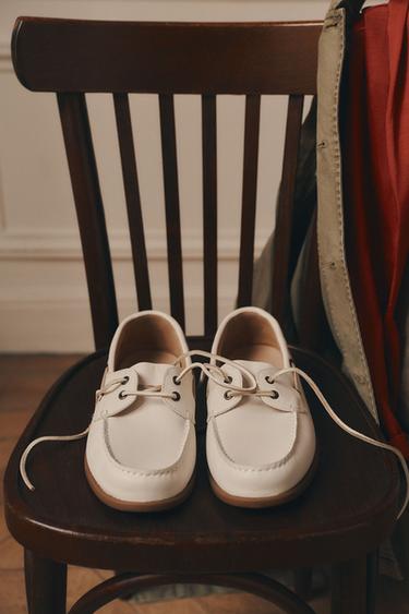 LEATHER DECK SHOES - White by Zara