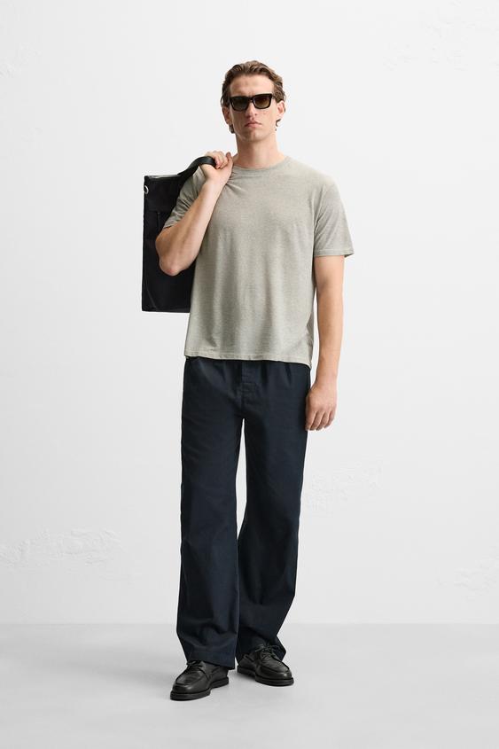 GESTREIFTES T-SHIRT MIT STRUKTURMUSTER - Cremefarben / Braun  