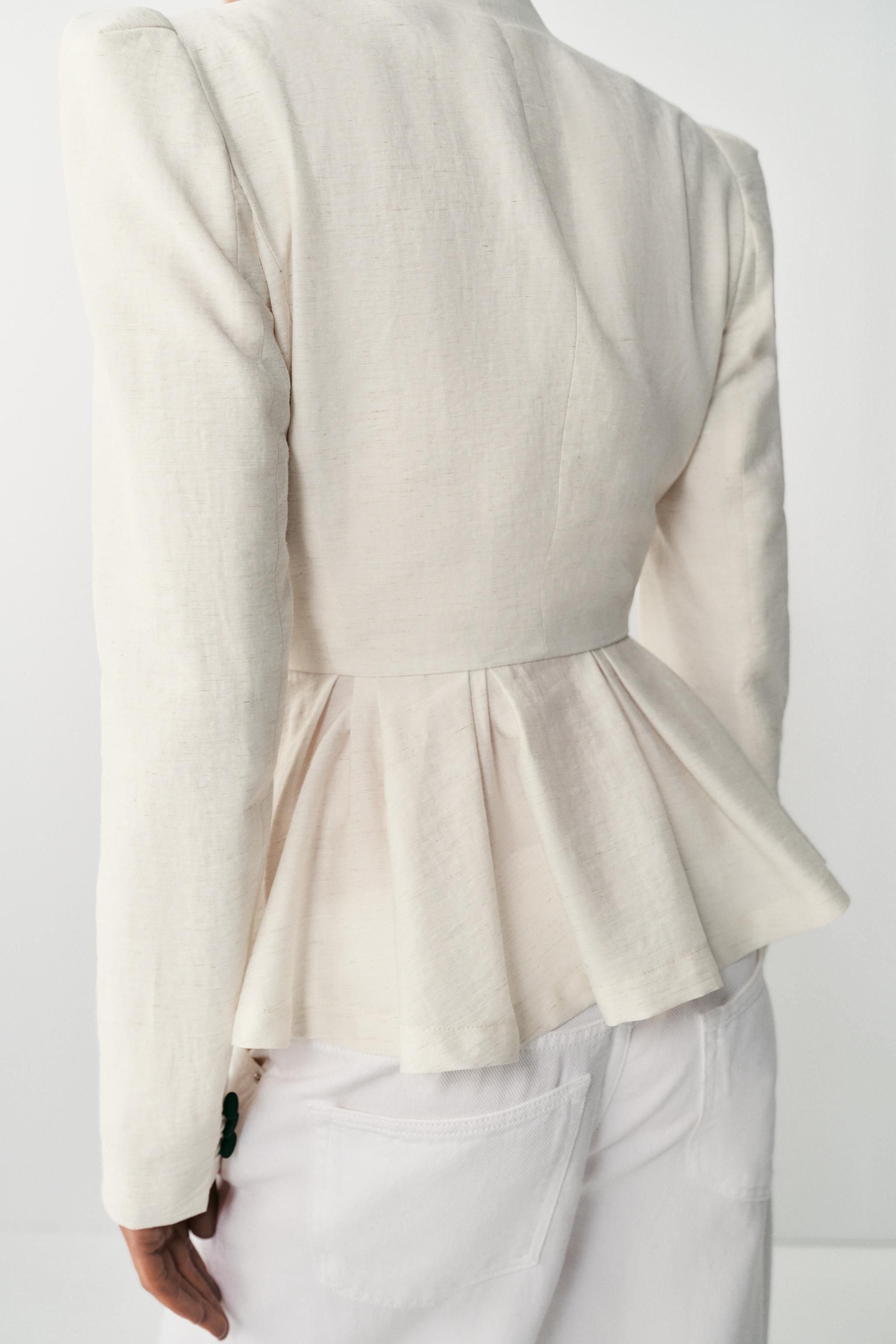 TAILORED SHOULDER PAD BLAZER