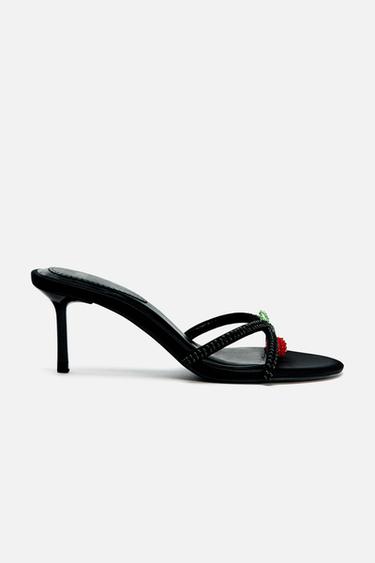 SANDALIA TACÓN - Negro de Zara