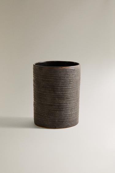 BLACK CERAMIC TOOTHBRUSH HOLDER - Black by Zara