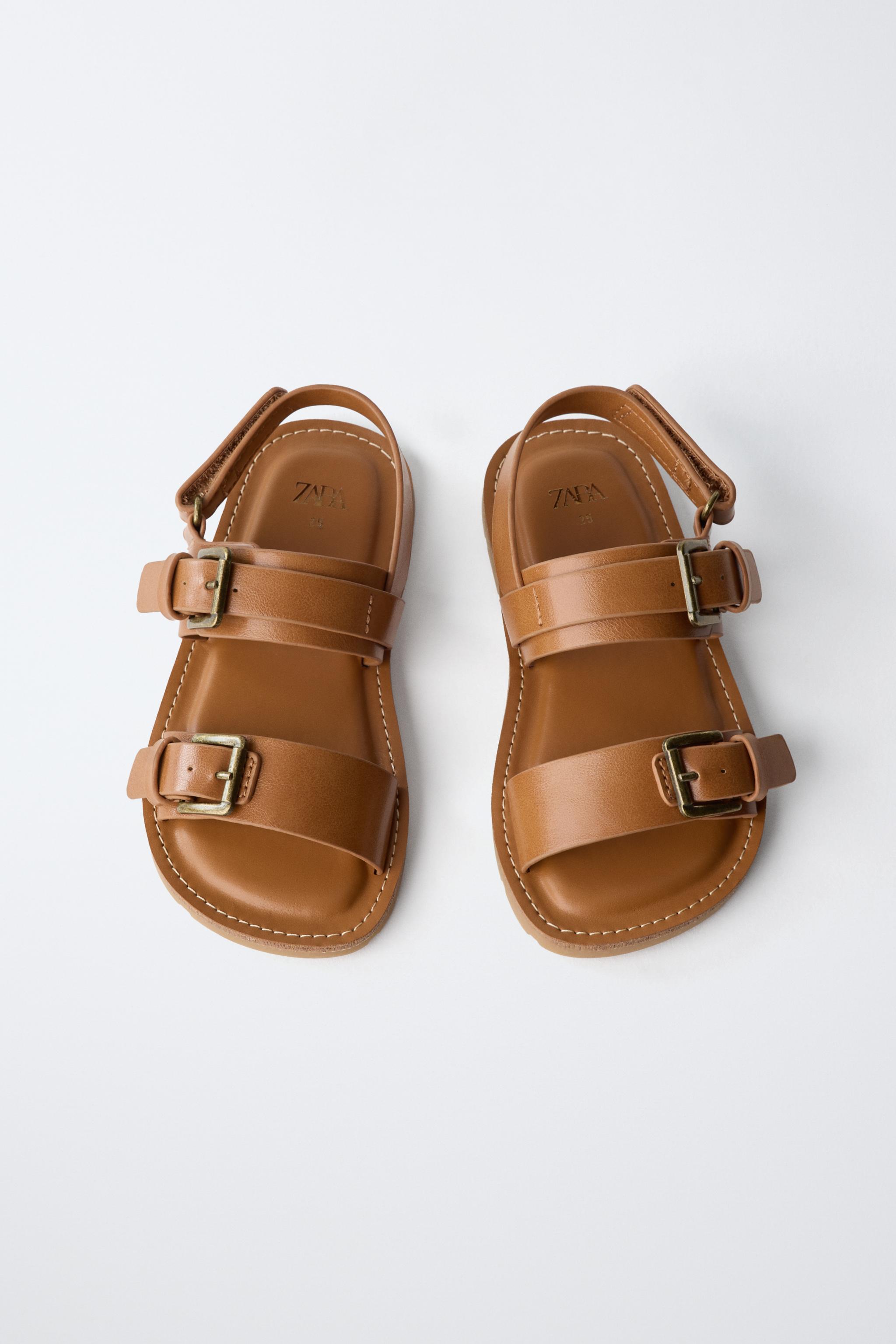 SANDALES À BOUCLES