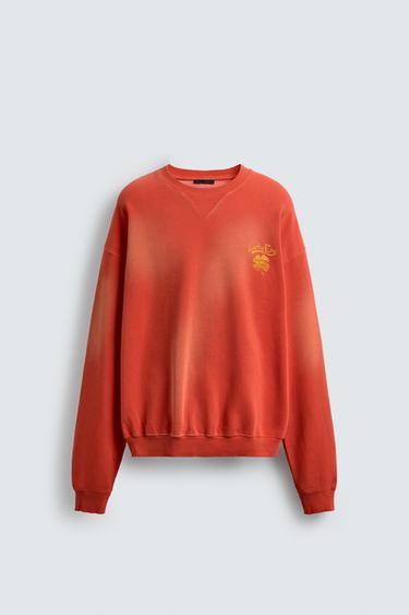 SWEATSHIRT WITH SPRAY TEXT PRINT - Red by Zara