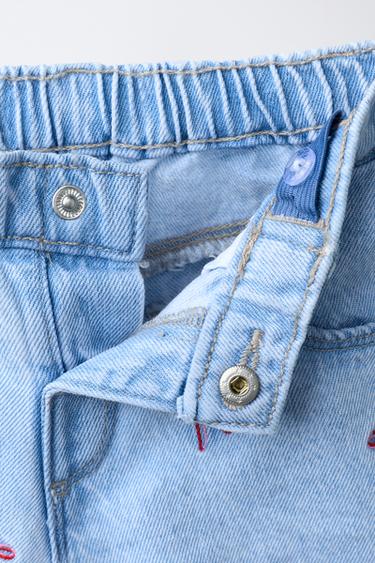 BERMUDA EN JEAN MOM FIT AVEC LACETS BRODÉS - Bleu clair de Zara - Image 2