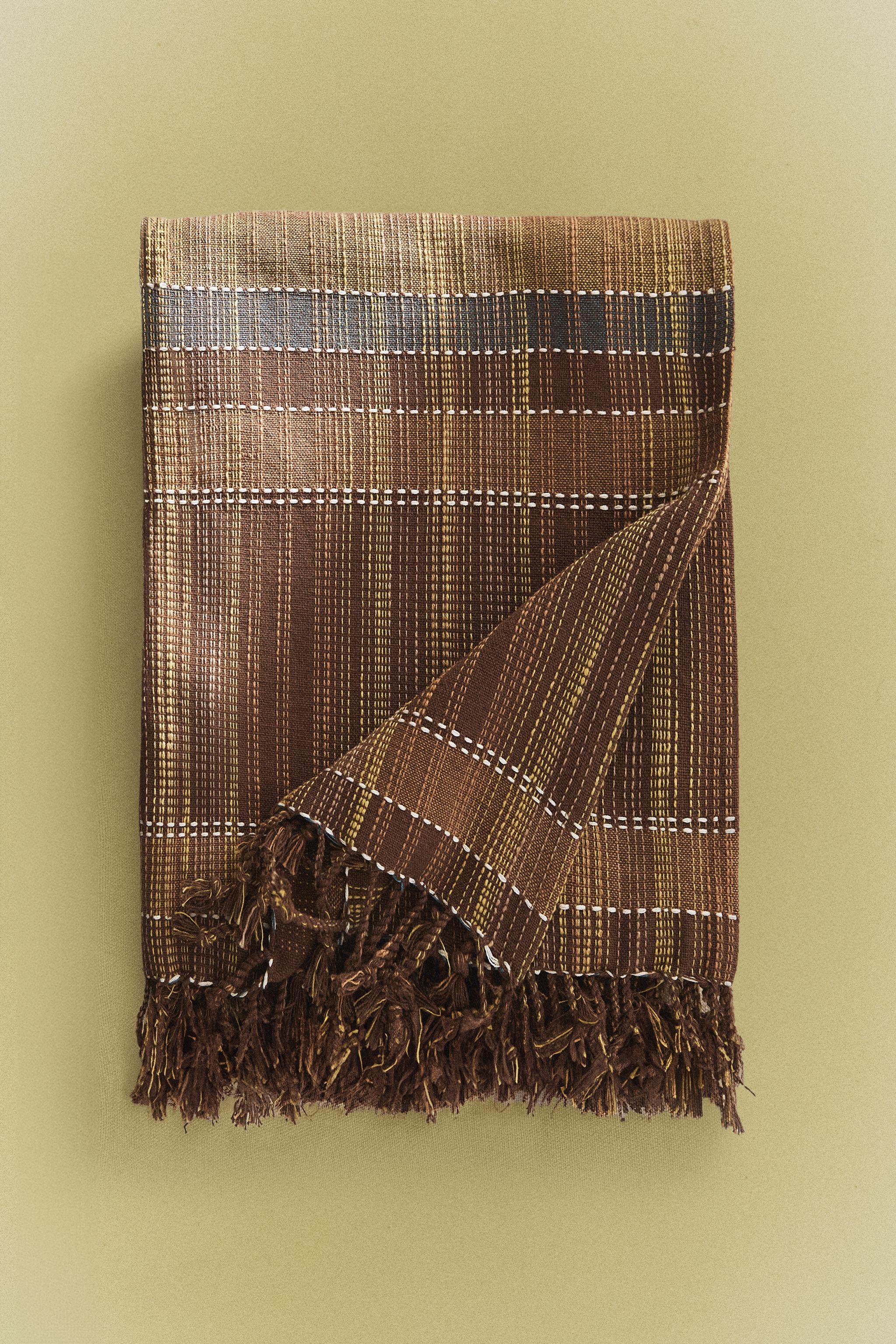 STRIPED COTTON BLANKET WITH FRINGING