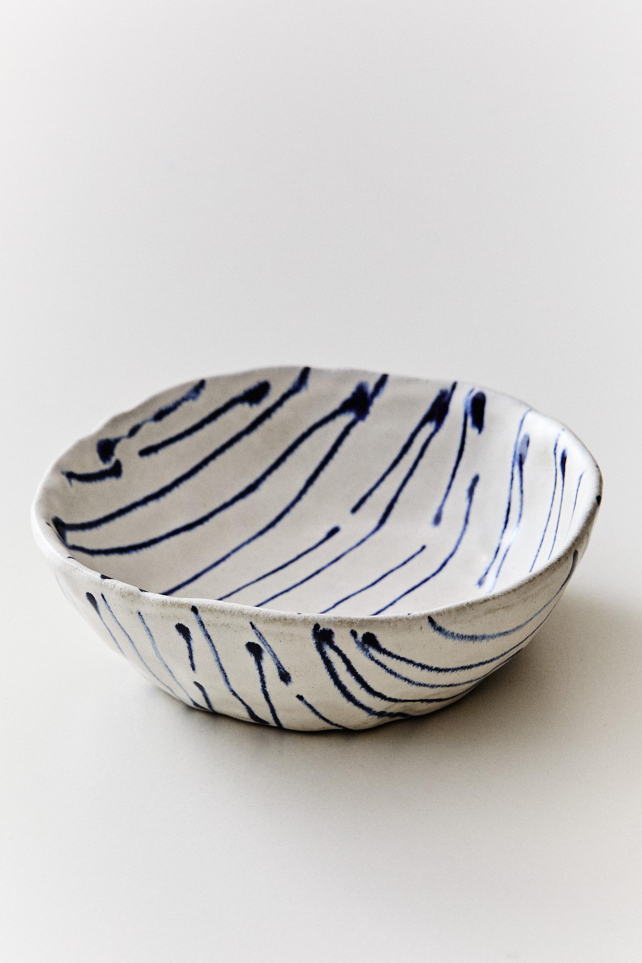 STRIPED EARTHENWARE BOWL — Blue / White