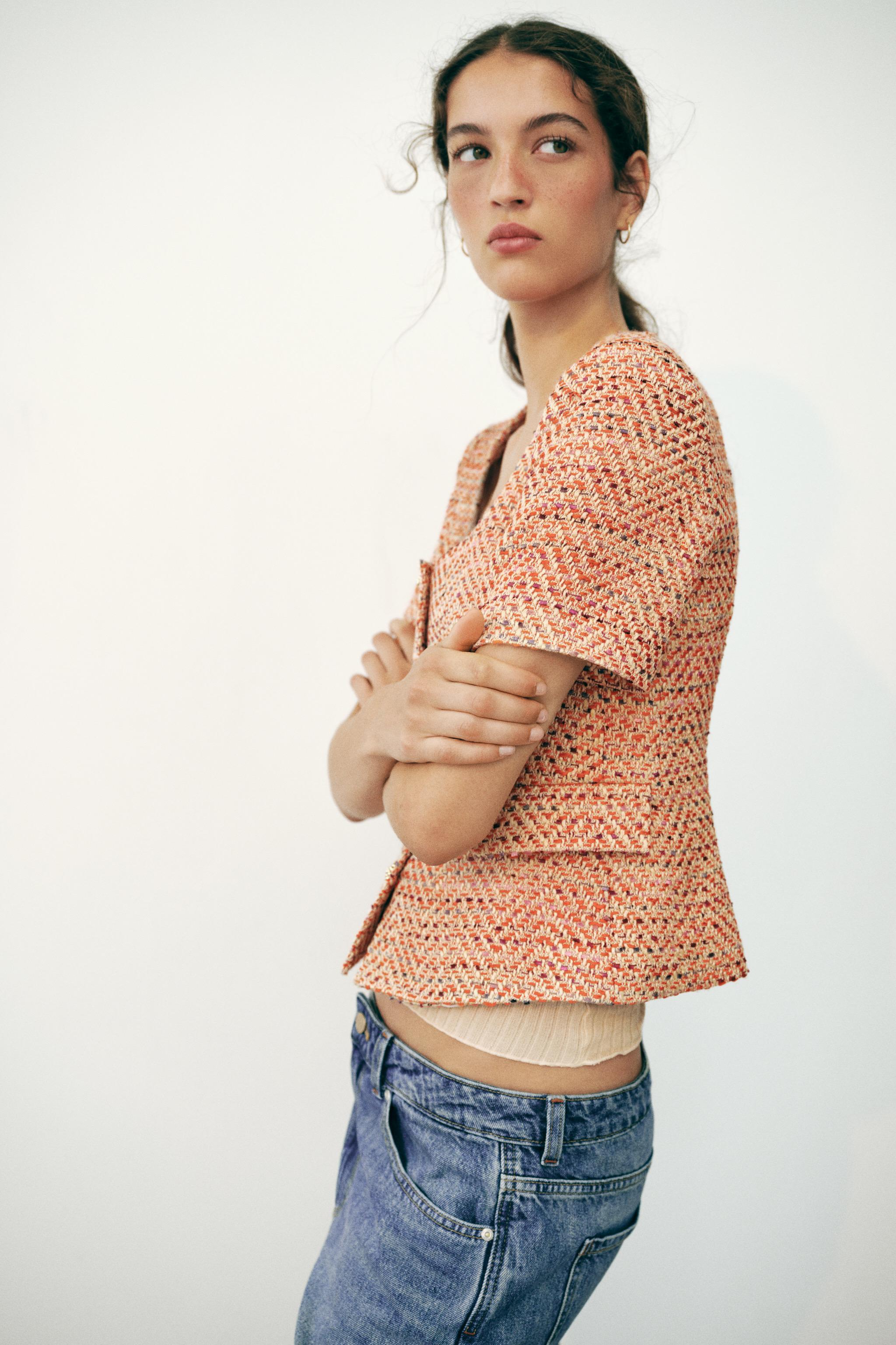 SHORT SLEEVE ROUND NECK BLAZER