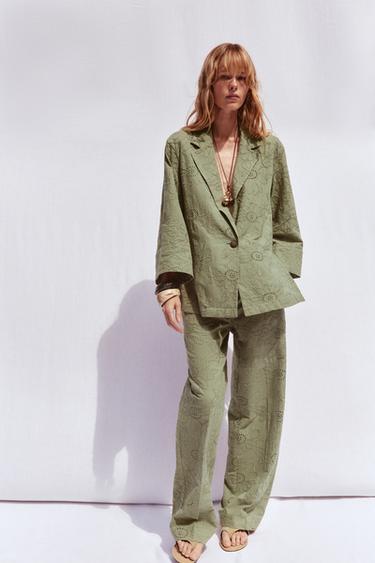 BLAZER COM BORDADOS PERFURADOS - Caqui da Zara