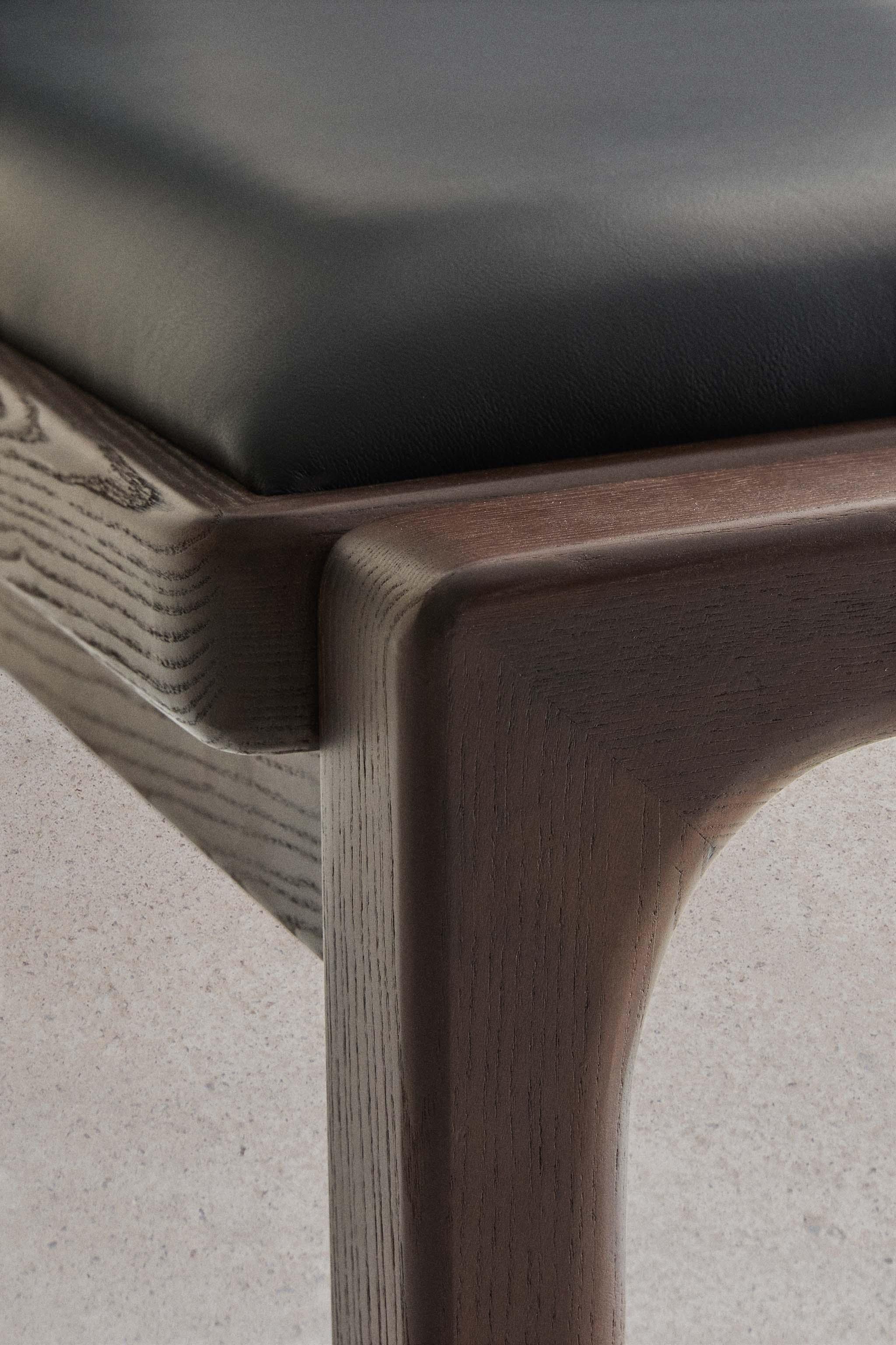 BENCH 01